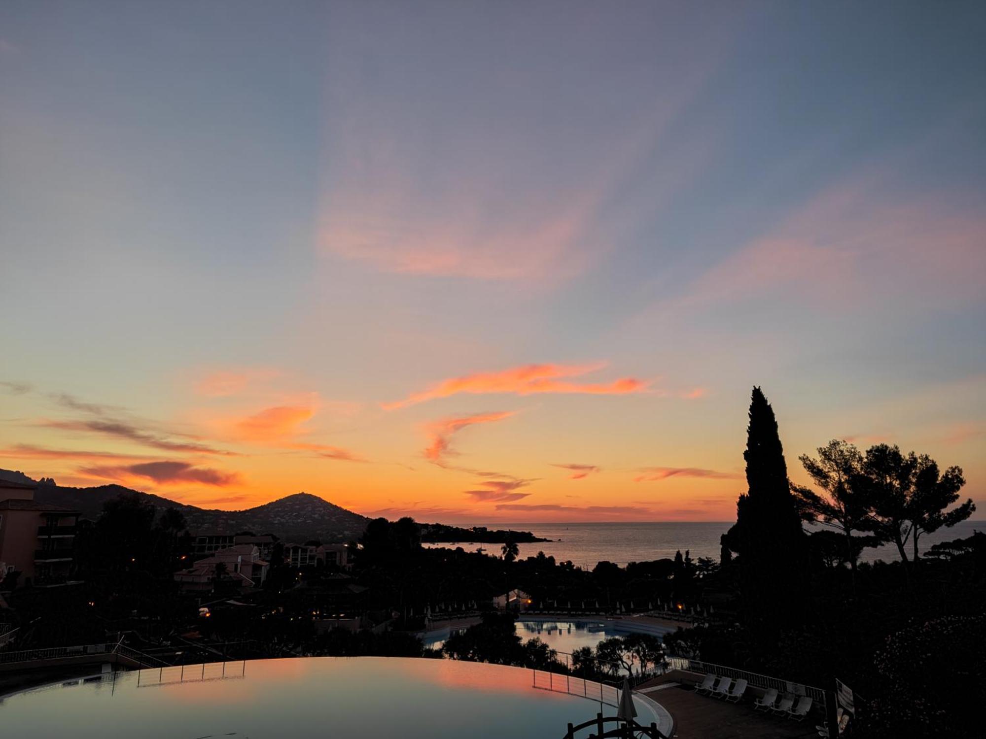 Cozy Apartment In Agay With Stunning Views Saint-Raphaël Eksteriør billede