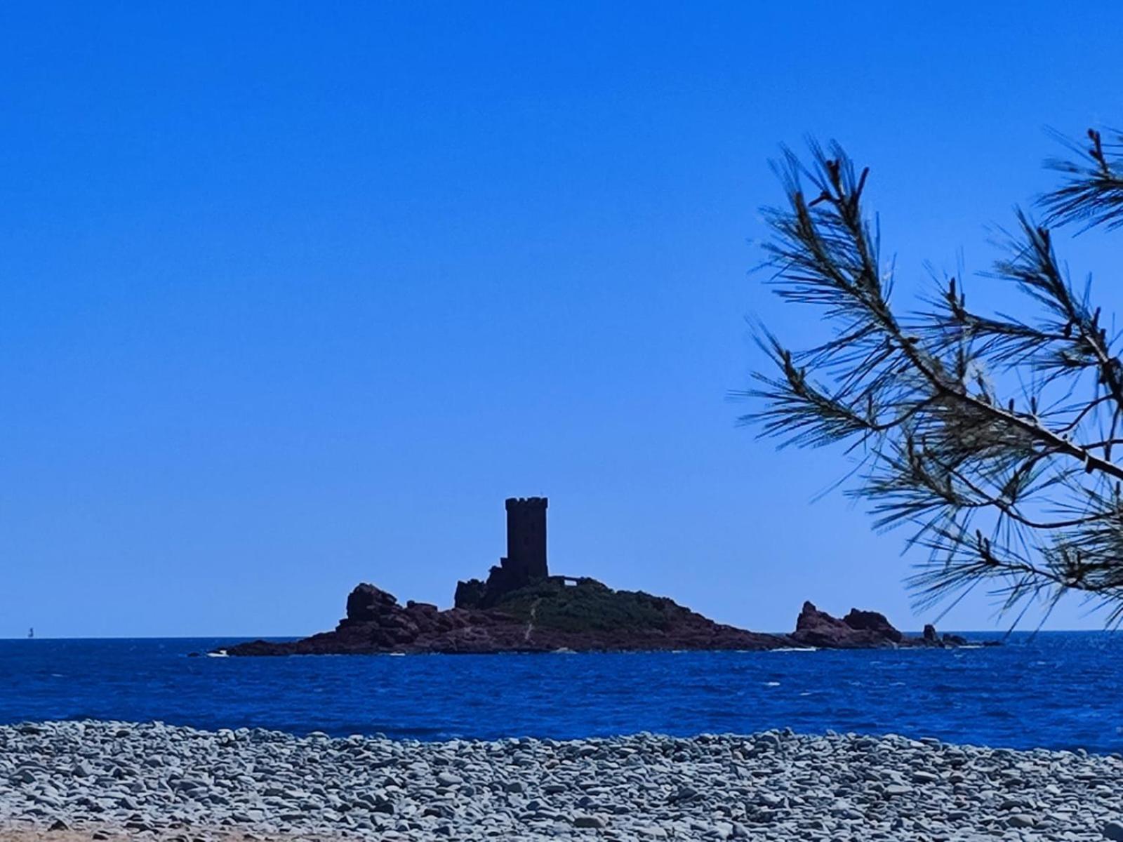 Cozy Apartment In Agay With Stunning Views Saint-Raphaël Eksteriør billede