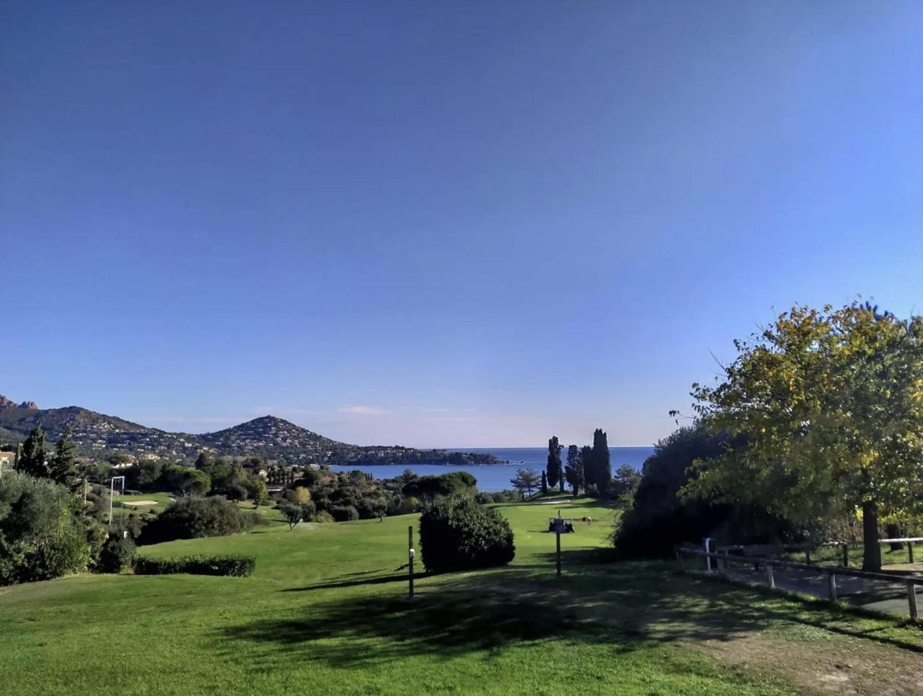 Cozy Apartment In Agay With Stunning Views Saint-Raphaël Eksteriør billede